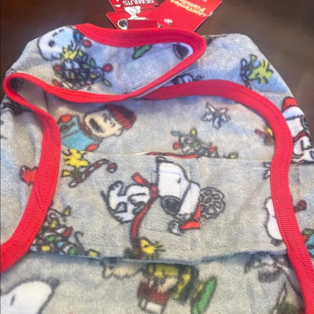 Peanuts Gray with Snoopy Design Dog coat nwt medium jammies for your families
